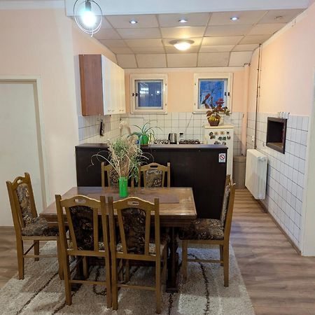 Apartman Dunja I Milos موكرا غورا المظهر الخارجي الصورة