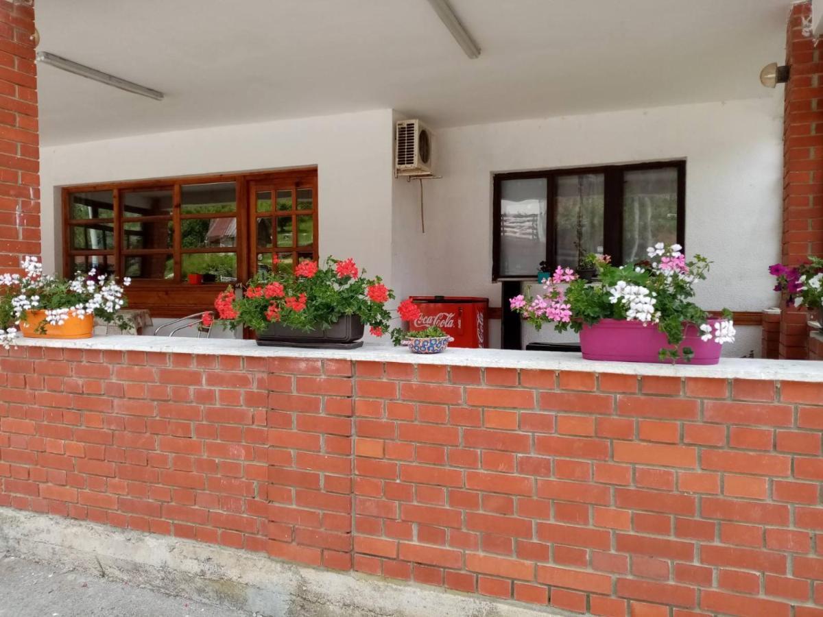 Apartman Dunja I Milos موكرا غورا المظهر الخارجي الصورة