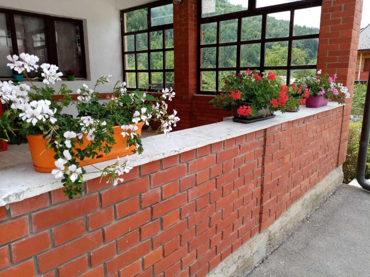 Apartman Dunja I Milos موكرا غورا المظهر الخارجي الصورة