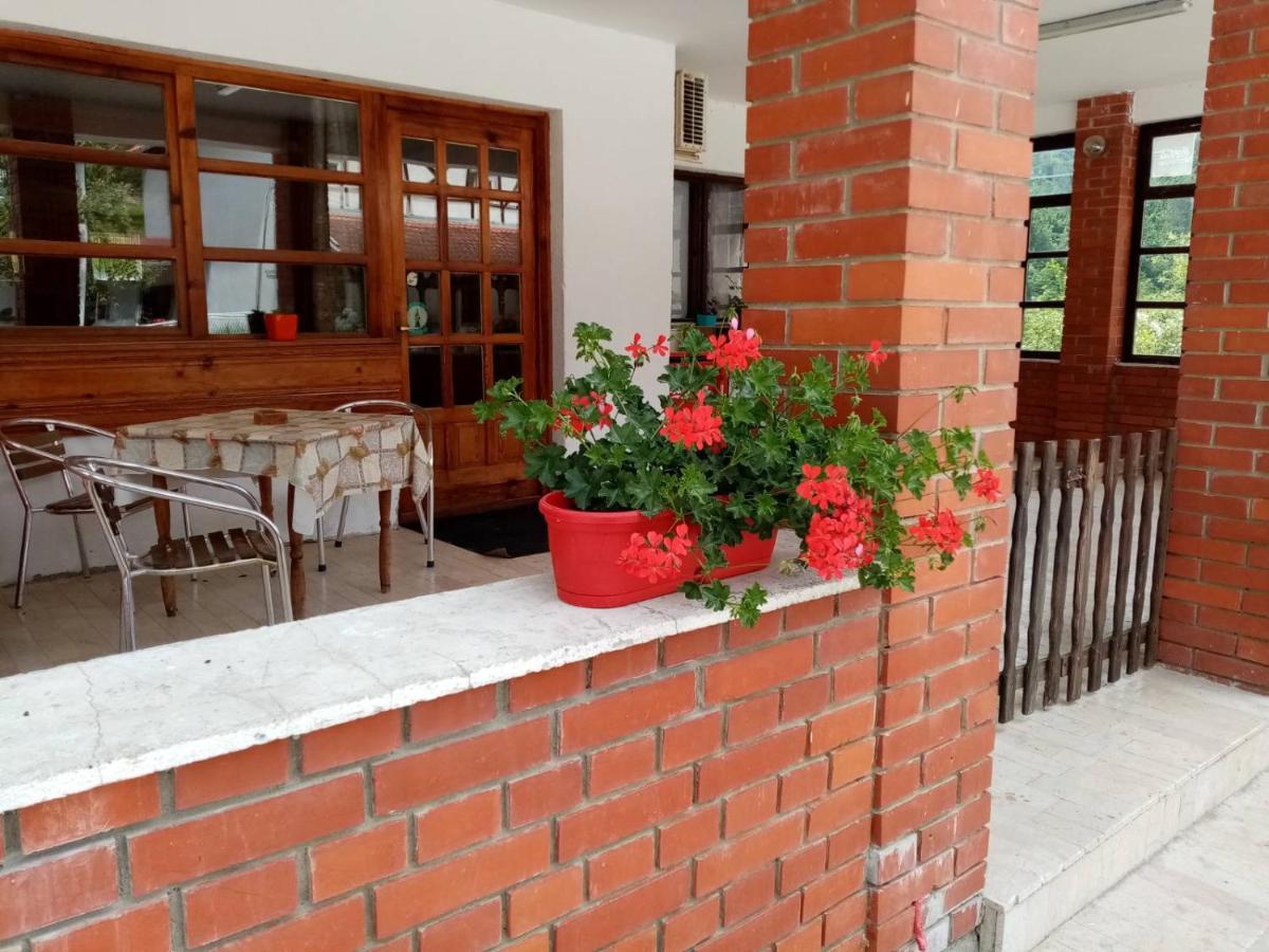 Apartman Dunja I Milos موكرا غورا المظهر الخارجي الصورة