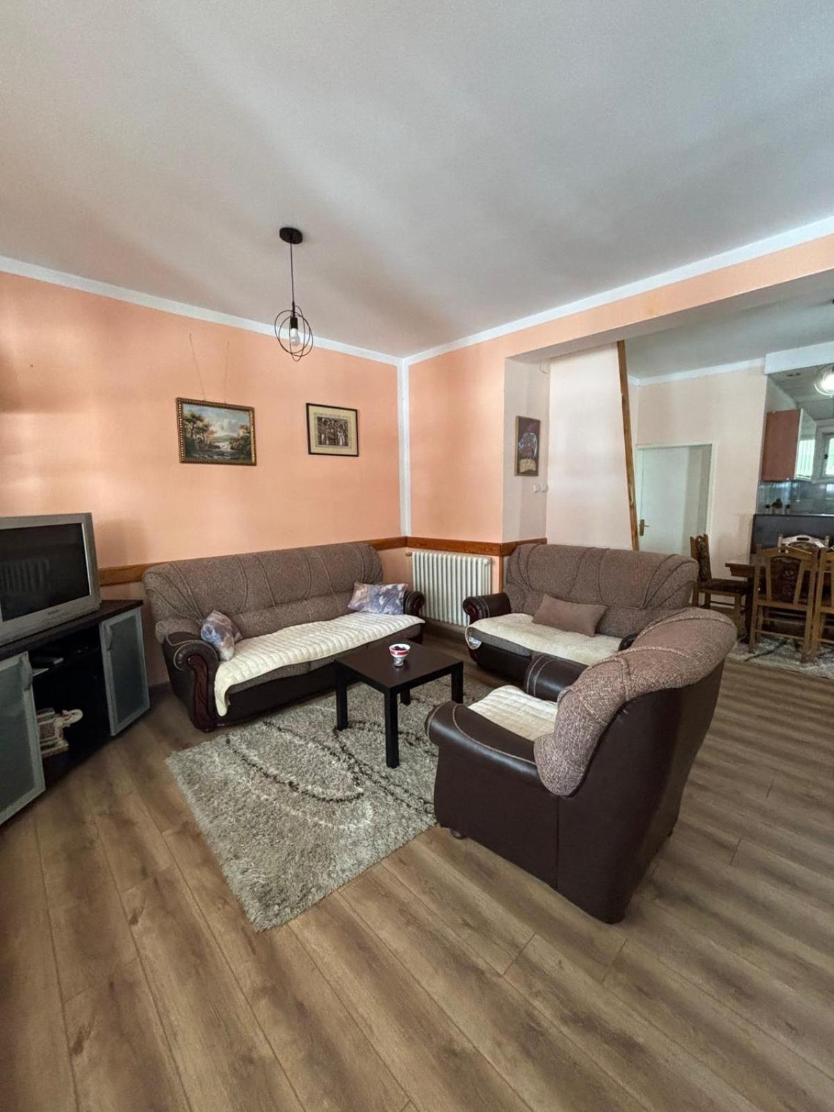 Apartman Dunja I Milos موكرا غورا المظهر الخارجي الصورة